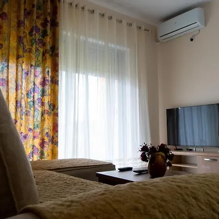 Miloen Gjiri I Lalzit Apartman
