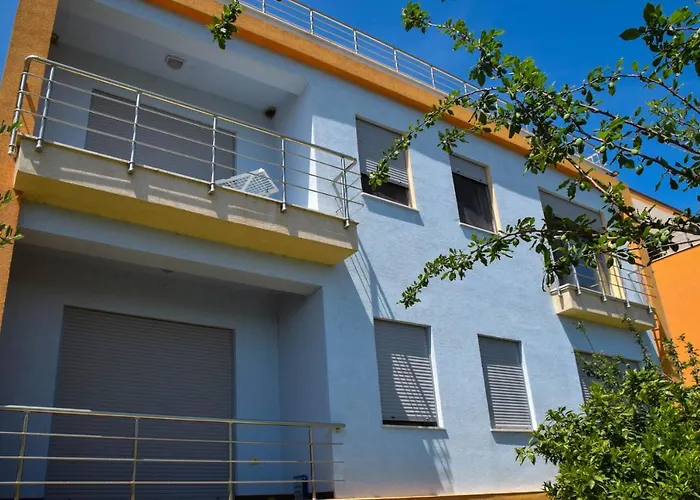 Apartament Miloen Gjiri I Lalzit *