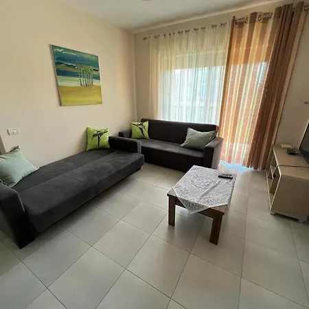 Miloen Gjiri I Lalzit Apartment *