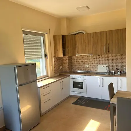 Miloen Gjiri I Lalzit Appartement Durrës