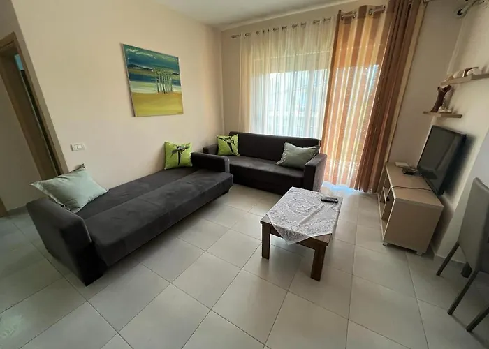 Miloen Gjiri I Lalzit Apartment *