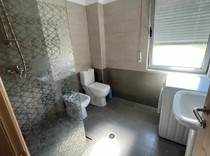 Apartment Miloen Gjiri I Lalzit *