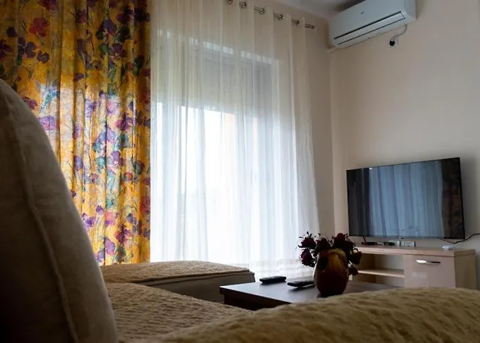 Miloen Gjiri I Lalzit Apartment