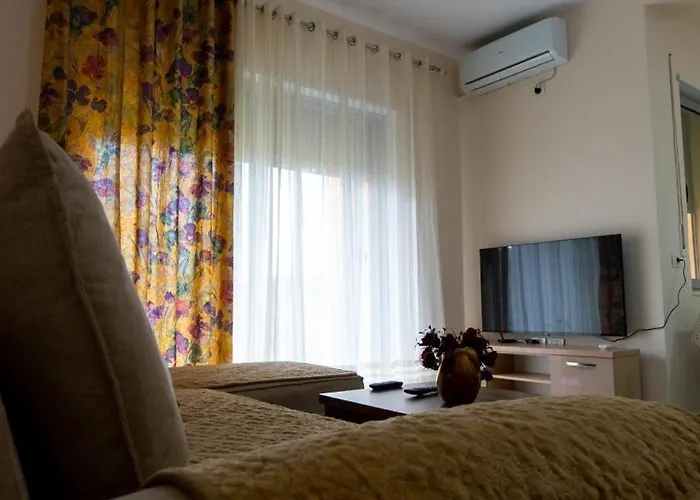 Miloen Gjiri I Lalzit Apartment